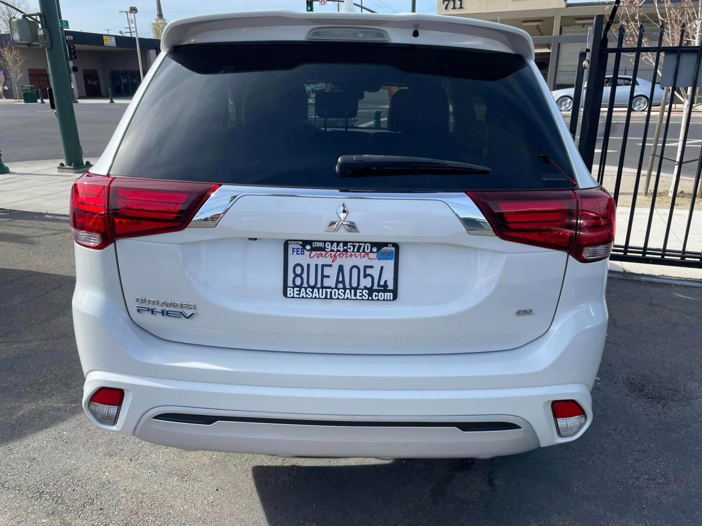 2020 WHITE /BLACK Mitsubishi Outlander PHEV (JA4J24A55LZ) , located at 744 E Miner Ave, Stockton, CA, 95202, (209) 944-5770, 37.956863, -121.282082 - Photo#15